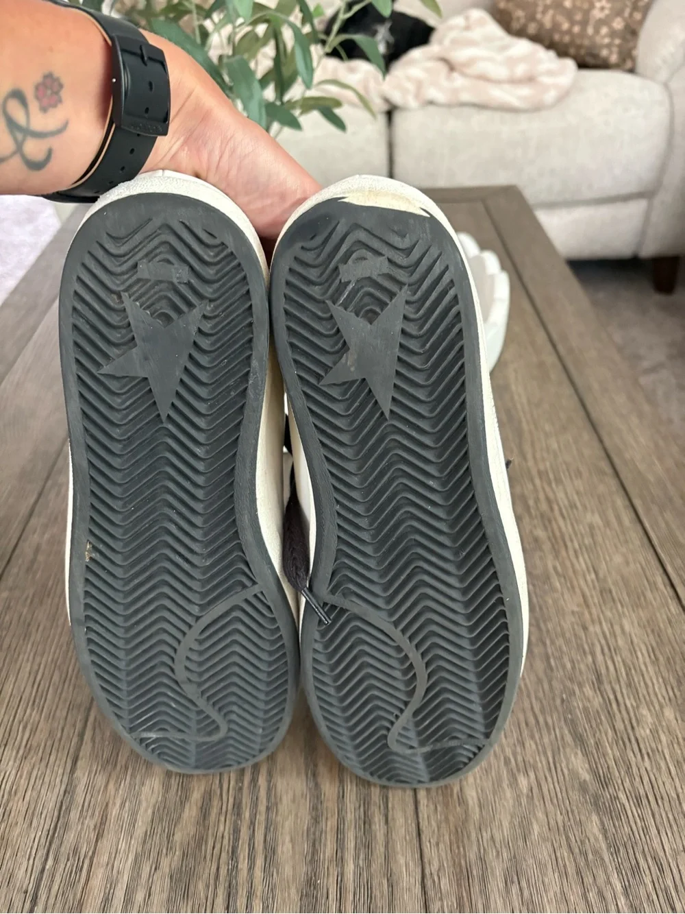 Golden Goose White Leather Low-Top Sneakers with Black Star